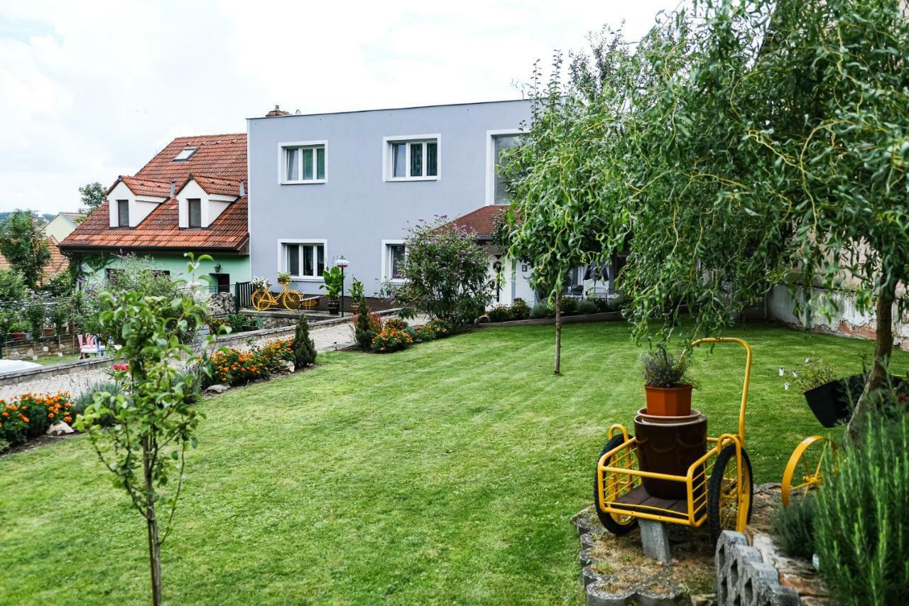 Apartment Livi Mikulov Bagian luar foto