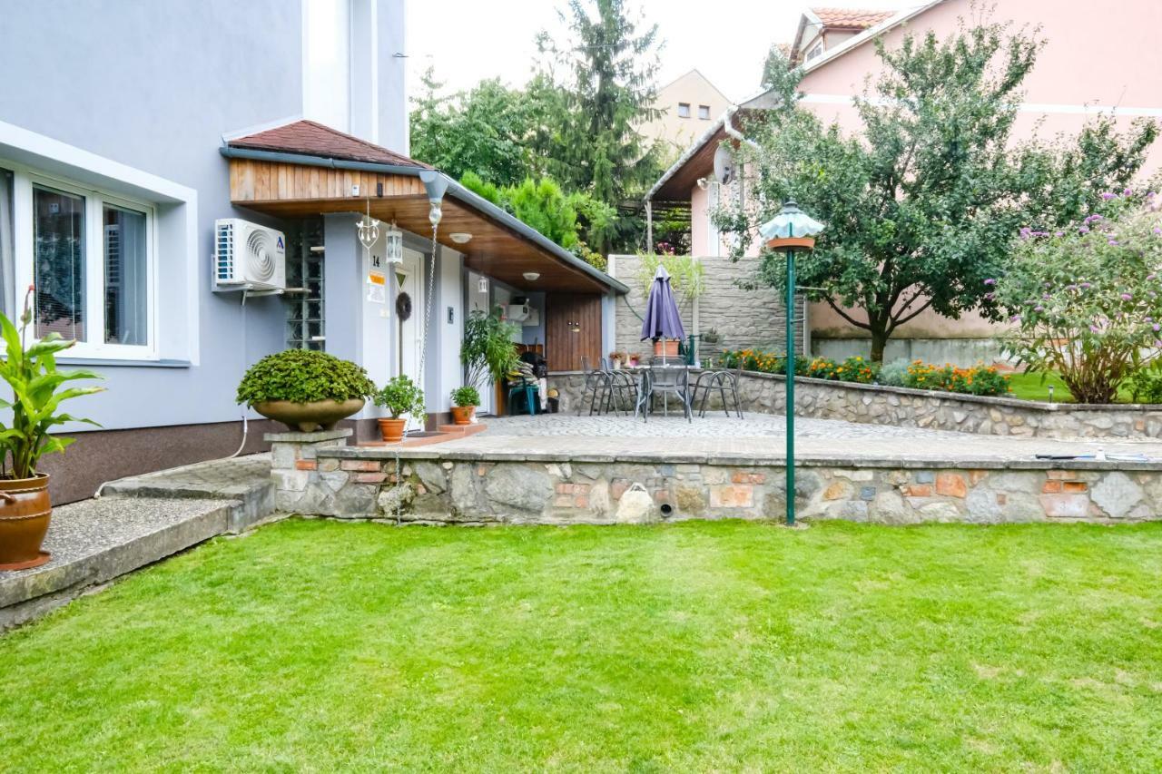 Apartment Livi Mikulov Bagian luar foto